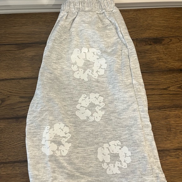 Grey denim tears shorts - Picture 3 of 3